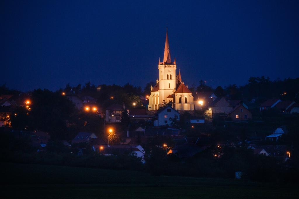 Nad Vinnym Sklipkem Znojmo Exterior photo